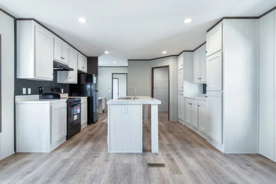 Select 16602s kitchen home features
