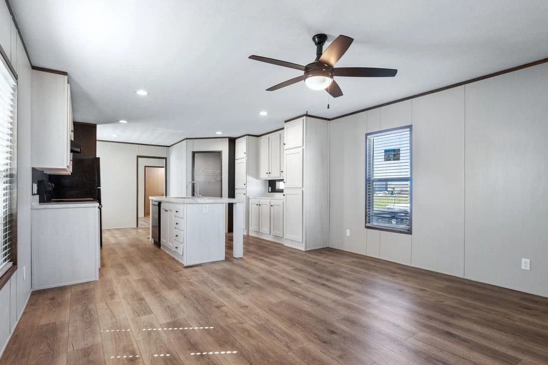 Select 16722s interior home features