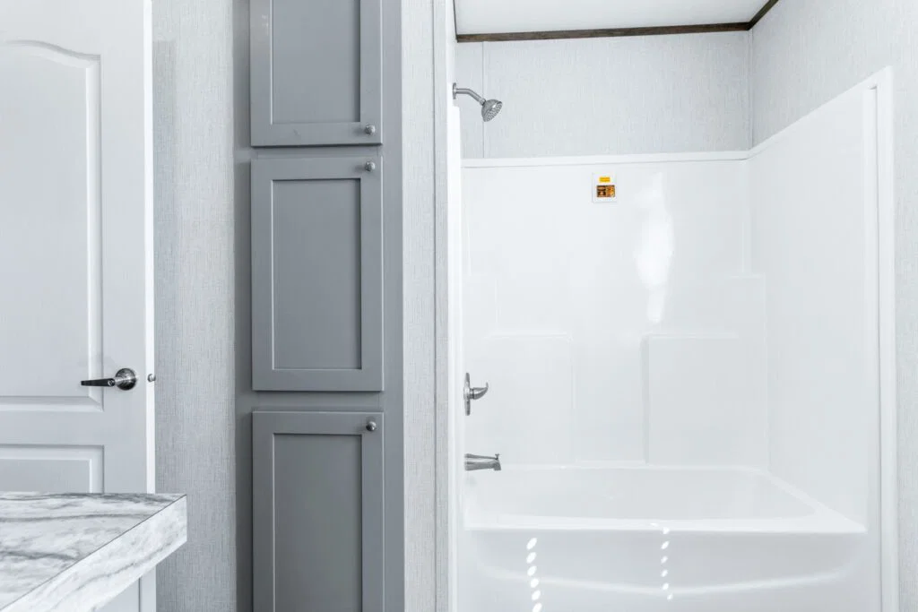Hogan bathroom home features