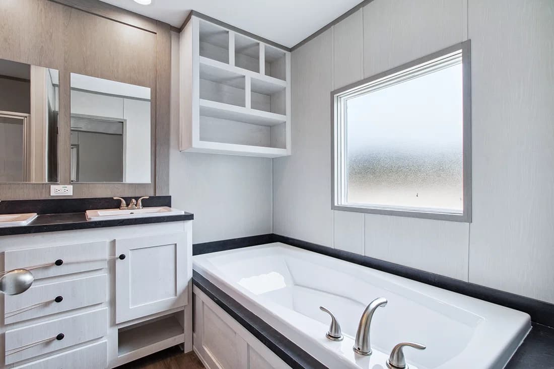 Anniversary 16682f bathroom home features